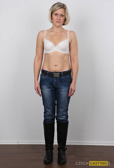 Czech Casting  are pleased to offer you xxx pics featuring Marie has a sexy shape